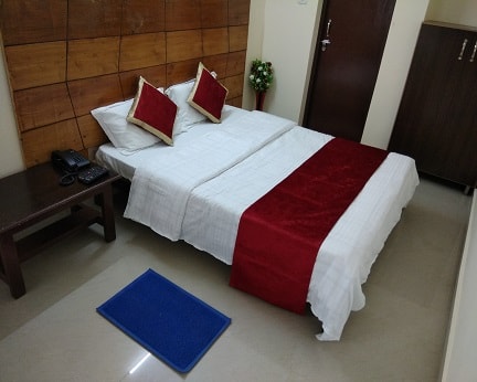 Hotel Bagora Heights-Standard room-1